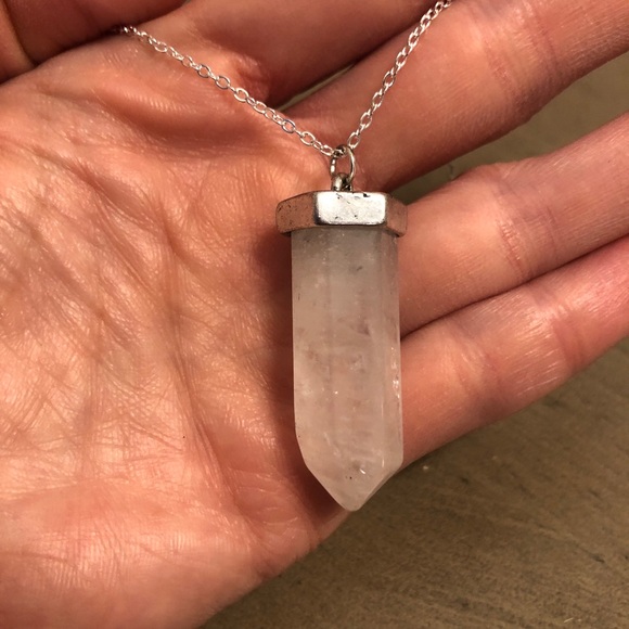 Quartz Jewelry Elegant Silver Tone Genuine Quartz Crystal Pendant Necklace - Picture 6 of 10